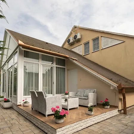 Tuender-lak Apartment