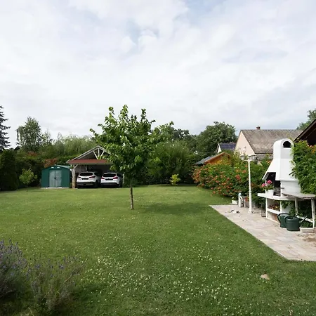 Tuender-lak Apartment Balatonmariafurdo